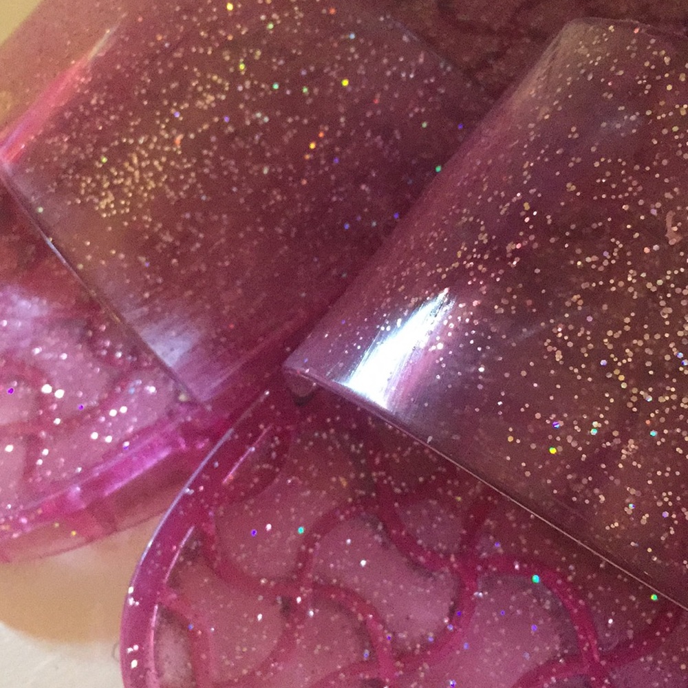 Cute glitter sandals.
